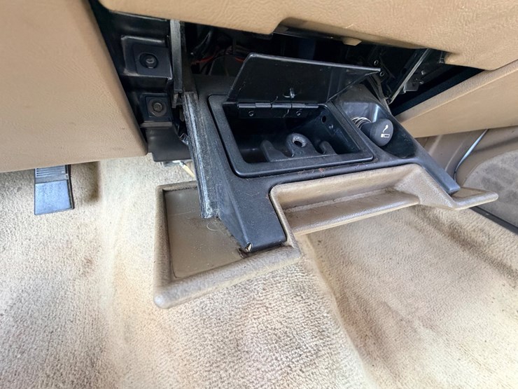 #24067-•-1994-buick-roadmaster-passenger-car-image-47
