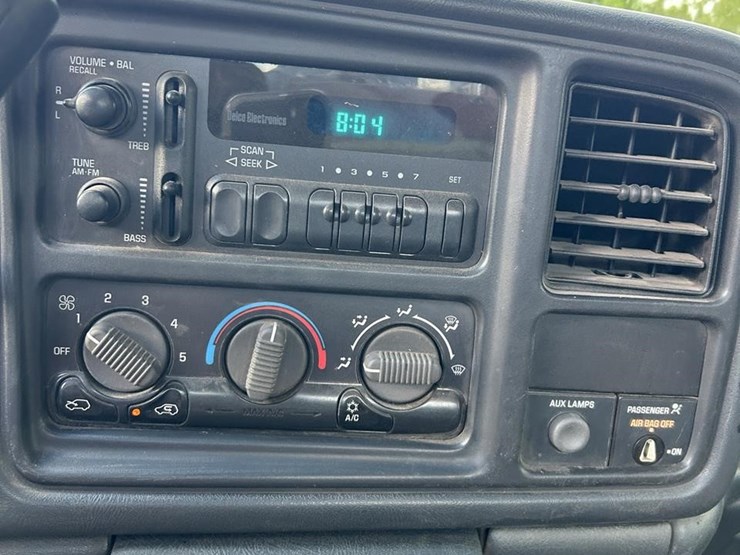 2001-gmc-3500-image-16