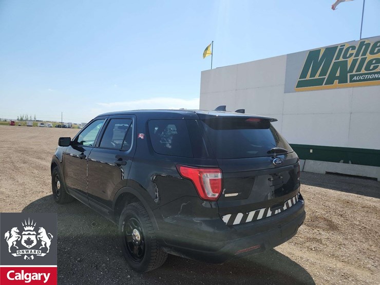 2019-ford-explorer-image-3