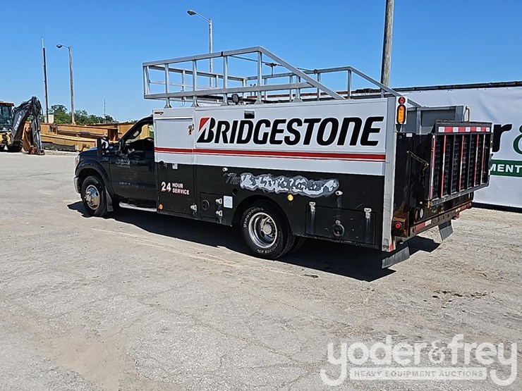 2015-ford-f350-sd-image-3