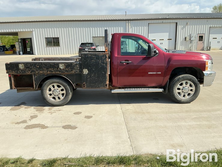 2013-chevrolet-3500hd-image-4
