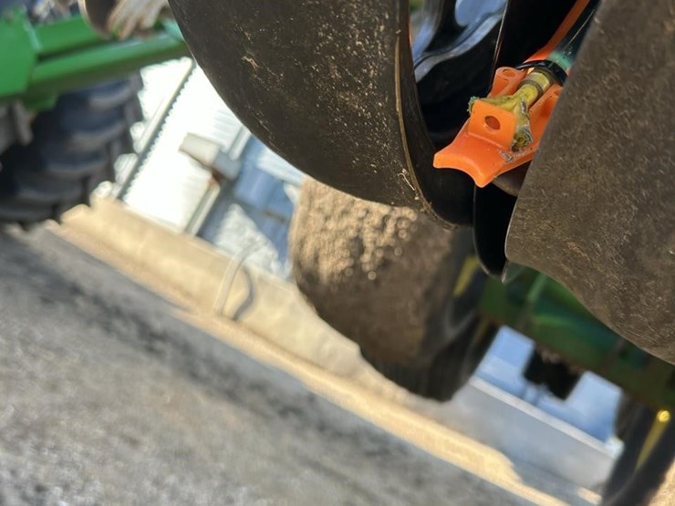 2023-john-deere-db90-image-43
