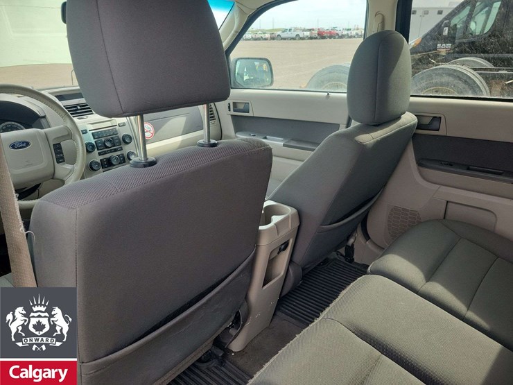 ford-escape-hybrid-image-27