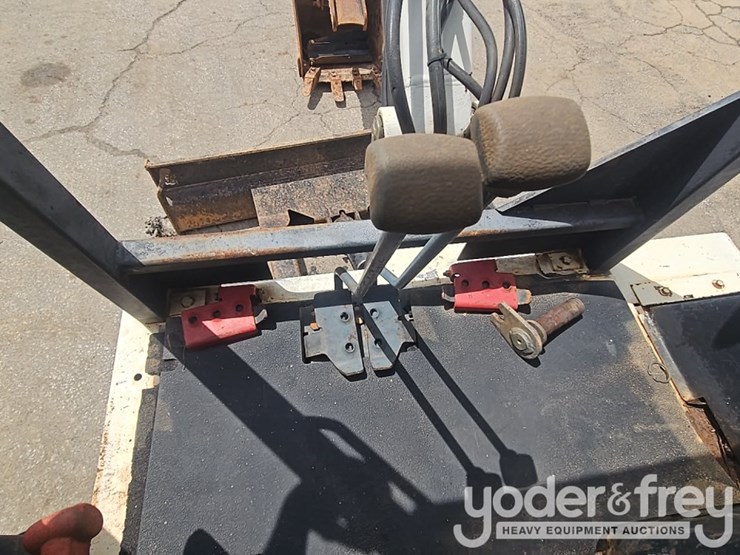 bobcat-325-image-34