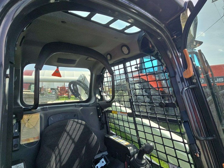 2020-bobcat-t595-image-15