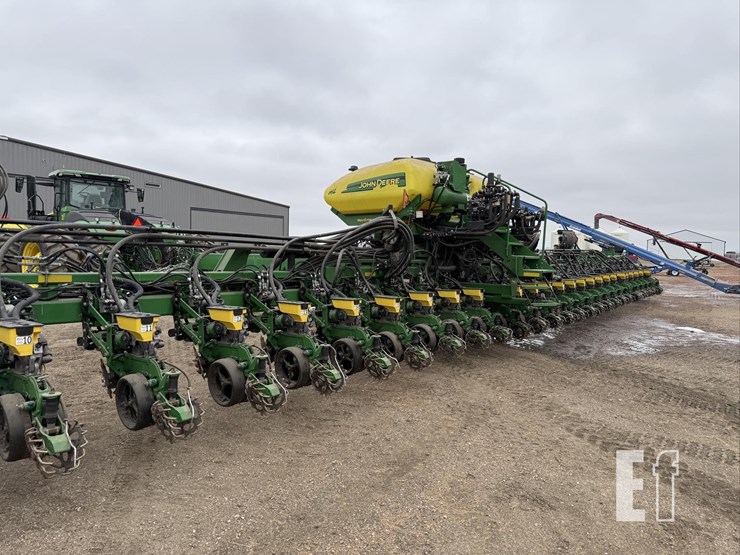 2023-john-deere-db90-image-13
