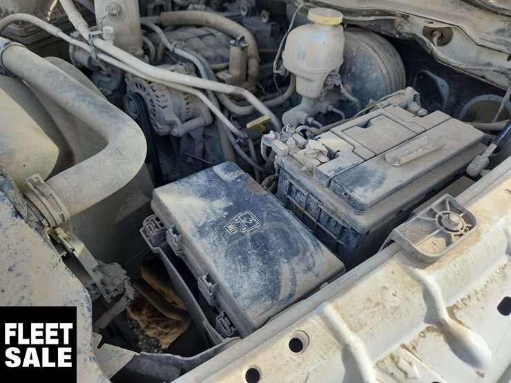 2020-ram-1500-classic-image-27