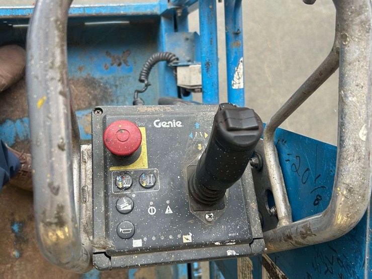2001-genie-gs2646-image-12