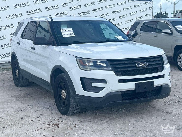 2019-ford-explorer-image-2