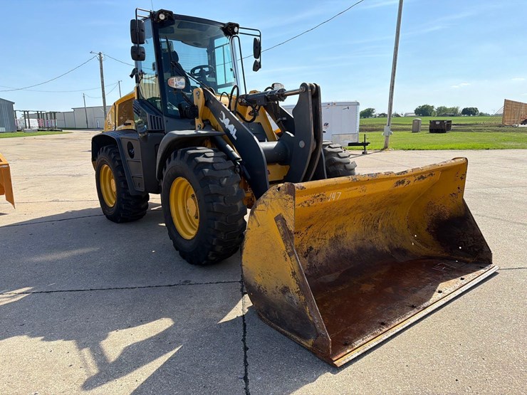 deere-344l-image-4