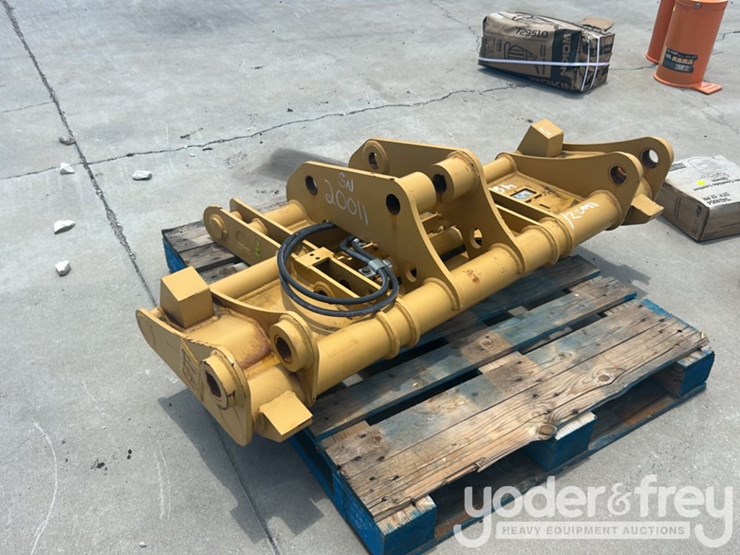 caterpillar-450-image-3