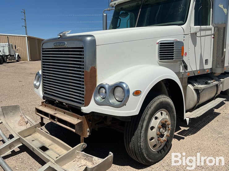 2013-freightliner-coronado-132-image-11