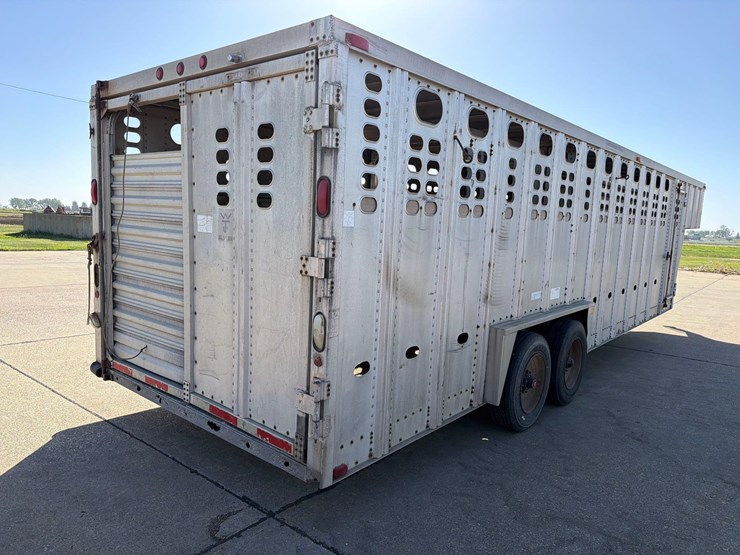 1992-wilson-livestock-trailer-image-4