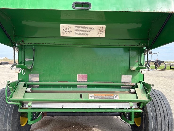 john-deere-569-image-33