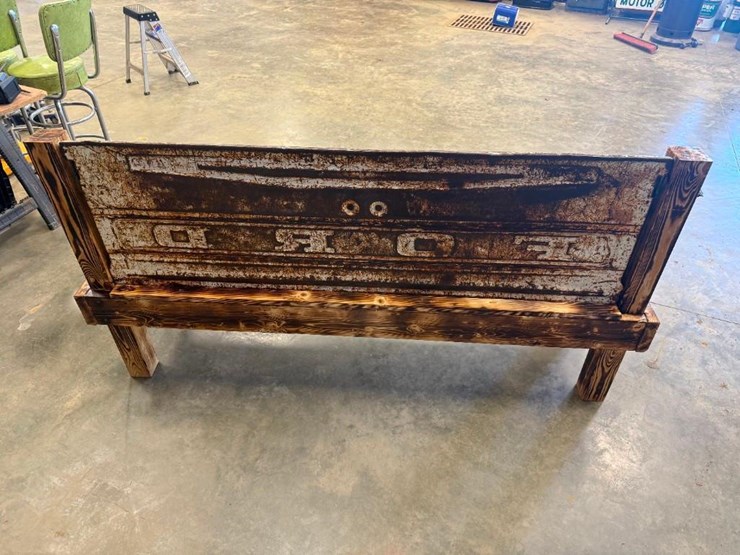 ford-tailgate-bench-image-2