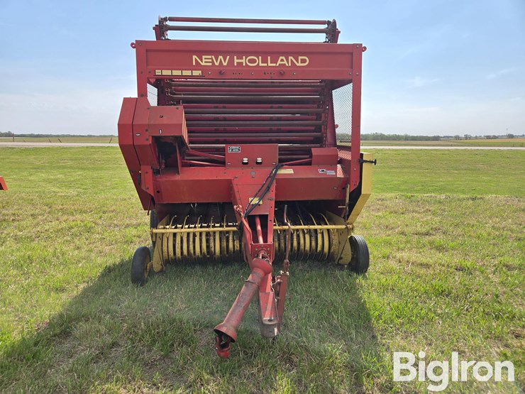 new-holland-851-image-2
