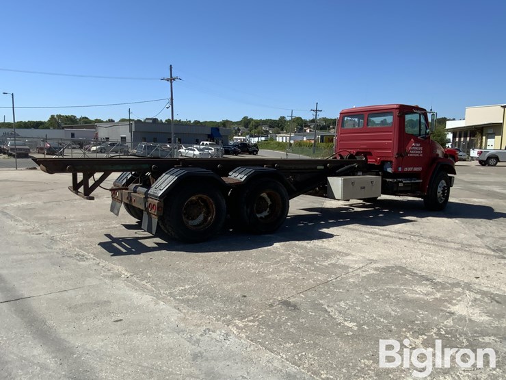 2000-freightliner-fl80-image-5