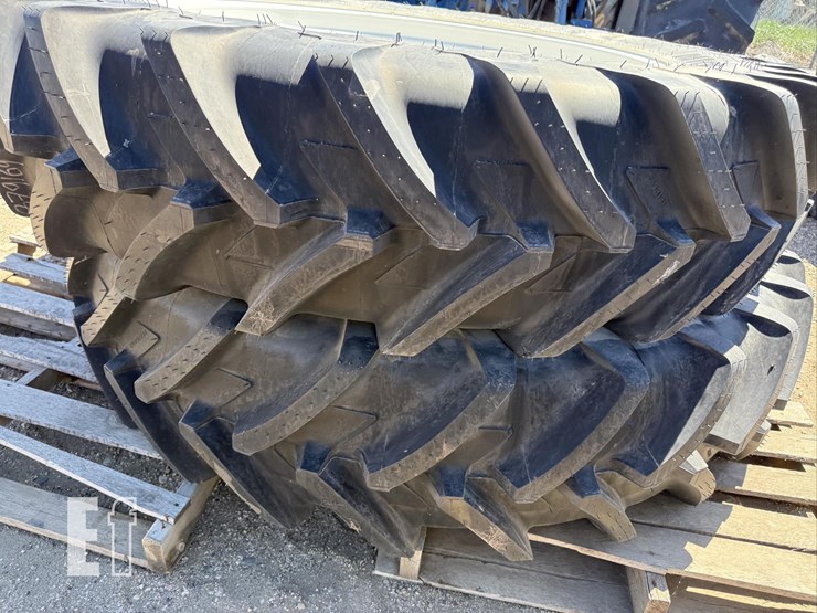 2x-michelin-radial-x-agribib-420/80r46-tires-on-10-image-9