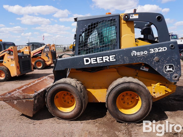 deere-332d-image-8