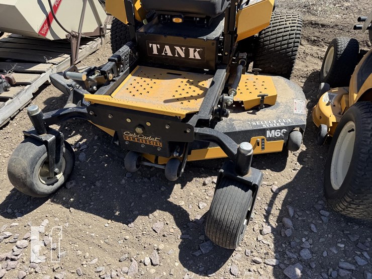 cub-cadet-tank-m60-image-7