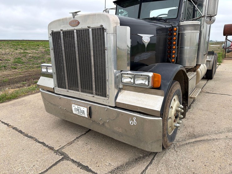 2000-peterbilt-379-image-24