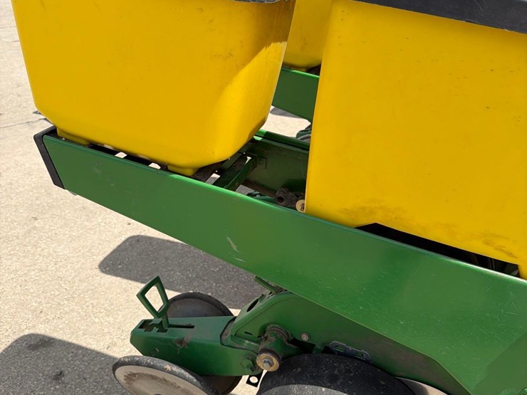 john-deere-7200-image-33