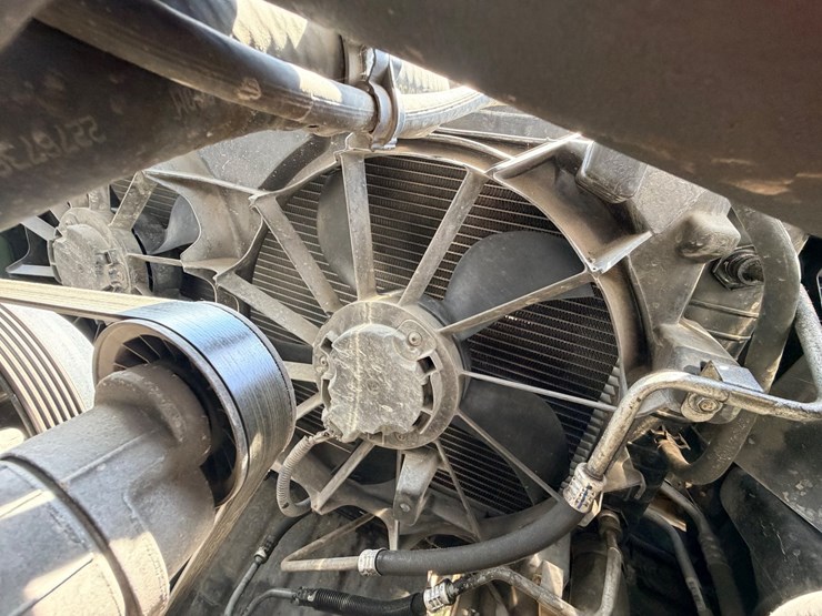 #24066-•-2011-chevrolet-silverado-pickup-truck-image-50