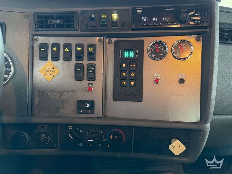 2014-kenworth-t370-image-14