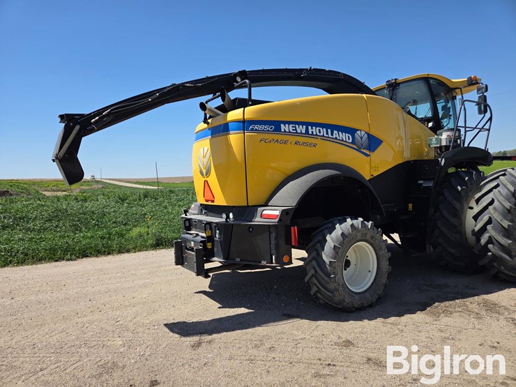 2016-new-holland-fr850-image-5