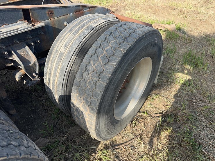 2000-mack-ch613-image-43