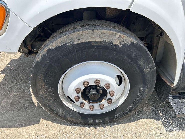 2011-ford-f750-image-47