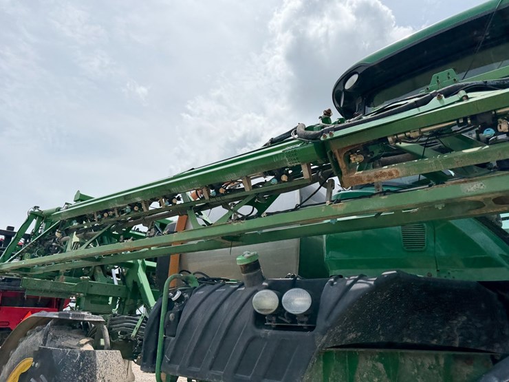 2016-john-deere-r4038-image-53