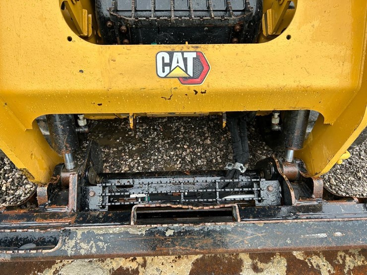 2022-caterpillar-259d3-image-10