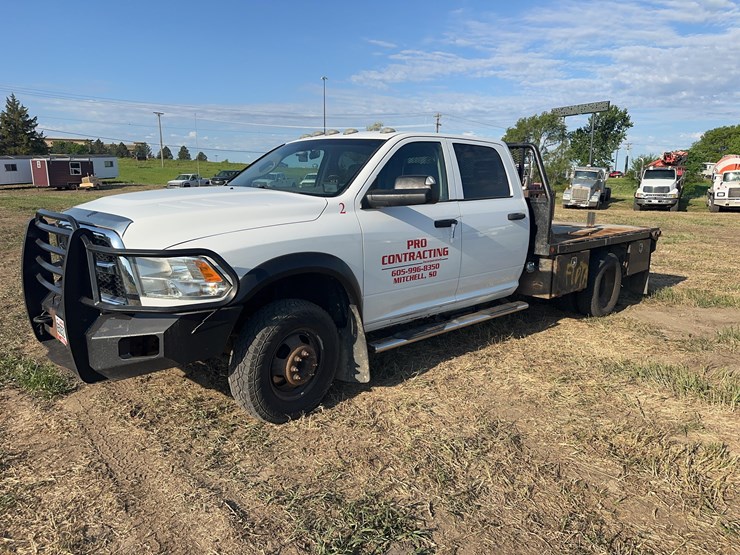 2014-dodge-3500-image-1