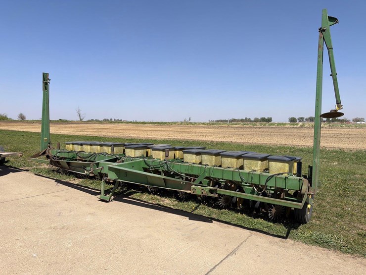 john-deere-7000-image-2