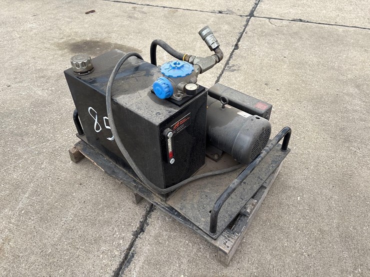 lakeside-11ft-hydraulic-squeeze-chute-image-23