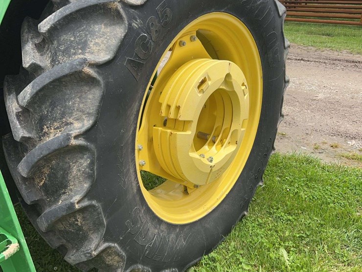 2015-john-deere-6120e-image-8