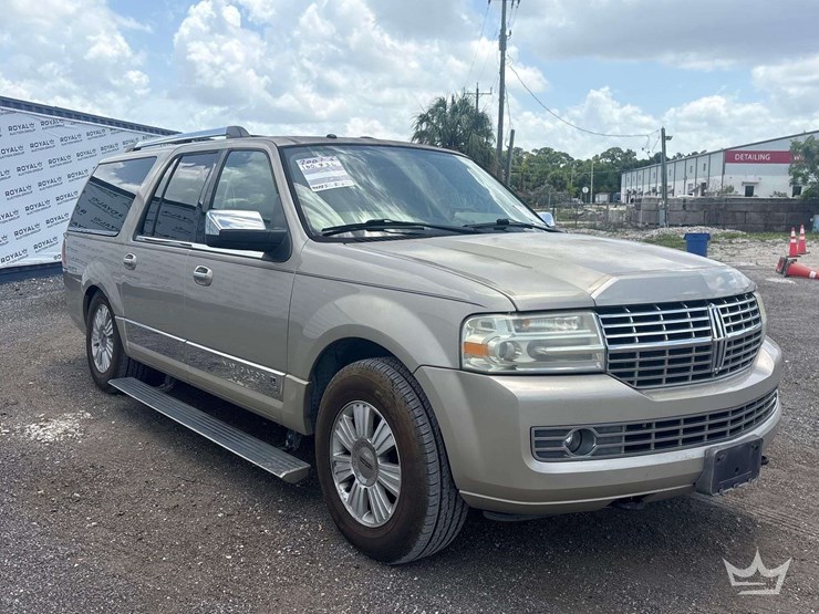 2007-lincoln-navigator-image-2