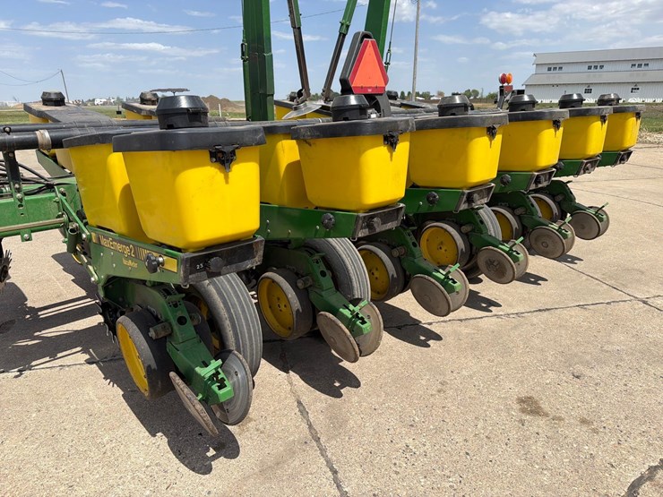 john-deere-7200-image-6