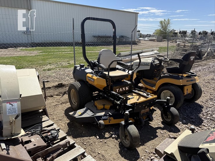 cub-cadet-tank-m60-image-2