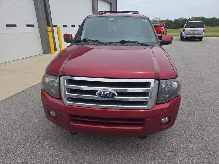 2013-ford-expedition-limited-suv-image-2