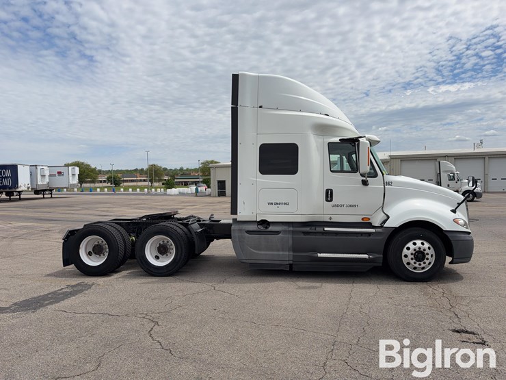 2016-international-prostar-image-4