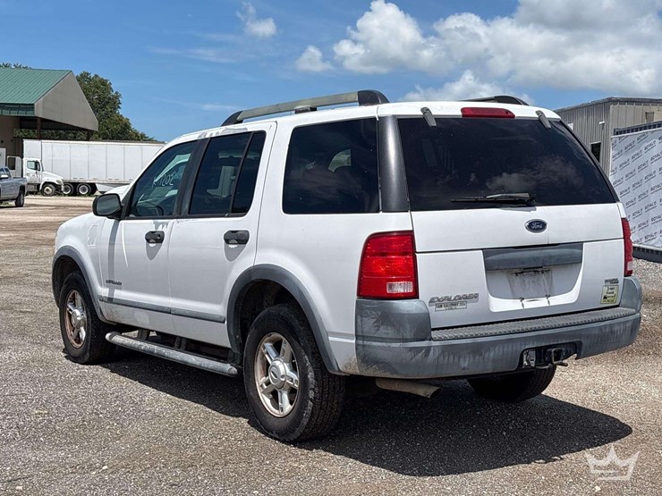 2005-ford-explorer-image-4