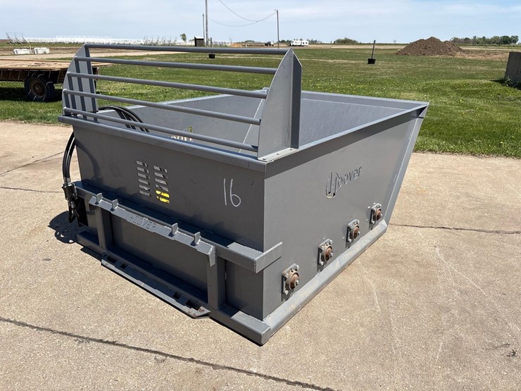 like-new-hoover-skidloader-bale-processor-image-4