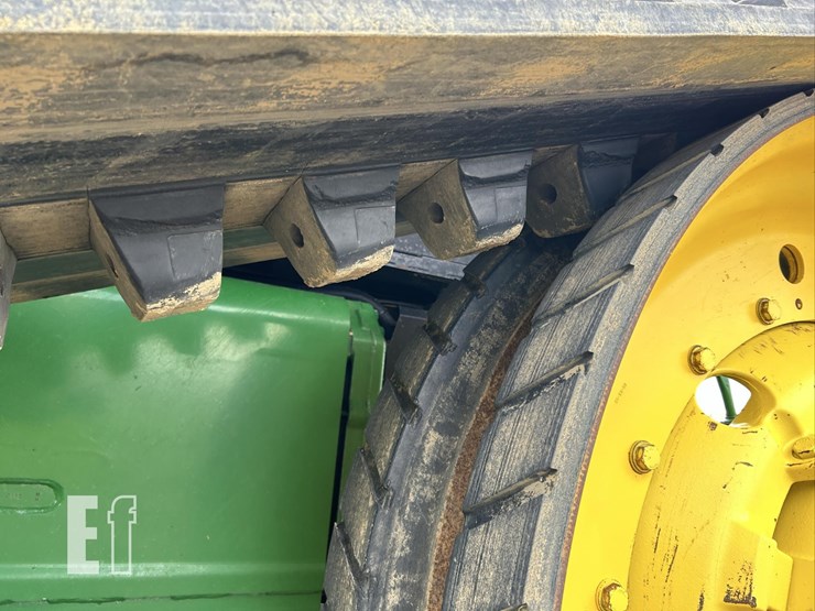 2004-john-deere-8220t-image-11