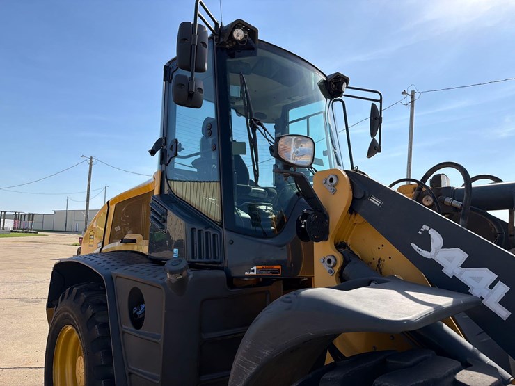 deere-344l-image-21