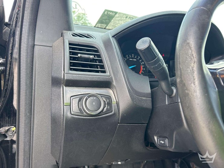 2017-ford-explorer-image-7
