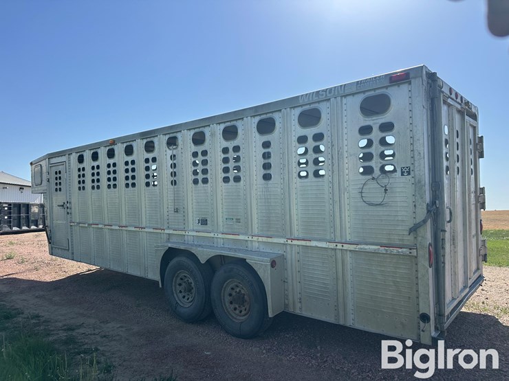 2004-wilson-livestock-trailer-image-8