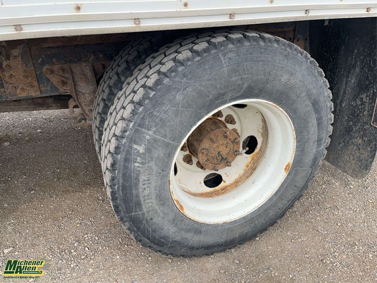 2005-gmc-topkick-c7500-image-11