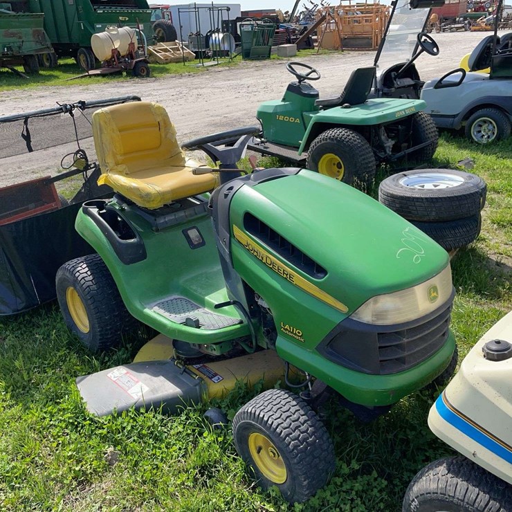 JOHN DEERE 110